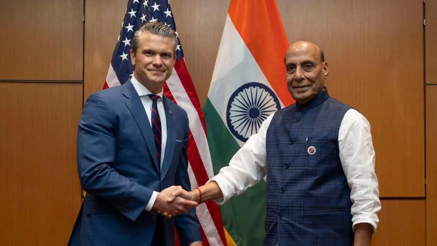 India and the US establish a ten-year defence agreement.